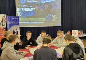 Uczniowie ZSP nr 1 przy grach planszowych