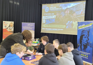 Uczniowie ZSP nr 1 przy grach planszowych
