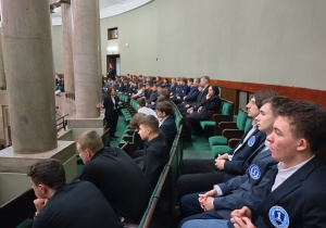 Uczestnicy wycieczki z ZSP1 na galerii sejmowej