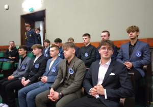 Uczestnicy wycieczki z ZSP1 na galerii sejmowej