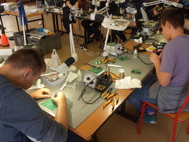 Uczestnicy projektu podczas zajęć praktycznych