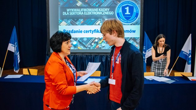 Wręczenie ceryfikatów i dyplomów