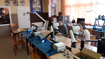 Uczestnicy projektu podczas zajęć praktycznych