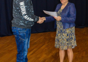 Wręczenie ceryfikatów i dyplomów