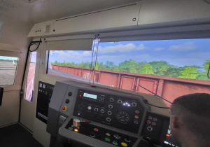 Wnętrze symulatora pociągu