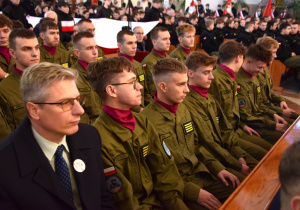 Uczniowie klas wojskowych ZSP1 podczas uroczystości w kościele