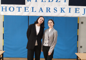 Uczennice reprezentujące szkołę w XVII edycji Olimpiady Wiedzy Hotelarskiej – etap okręgowy