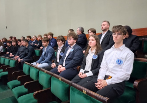 Uczestnicy wycieczki z ZSP1 na galerii sejmowej