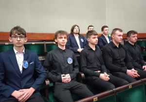 Uczestnicy wycieczki z ZSP1 na galerii sejmowej