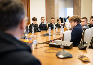 Uczniowie ZSP1 podczas spotkania z Ministrem Infrastruktury Dariuszem Klimczakiem