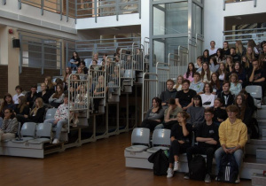 Uczniowie klas hotelarskich na spotkaniu informacyjnym dotyczącym projektu