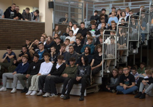 Uczniowie kierunku kształcenia Technik informatyk na spotkaniu informacyjnym dotyczącym projektu realizowanego w ZSP nr 1 dedykowanego dla informatyków "Innowacyjni Informatycy"