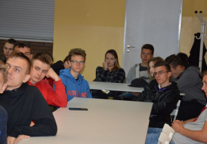 Uczestnicy projektu podczas szkolenia BHP