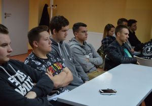 Uczestnicy projektu podczas szkolenia BHP